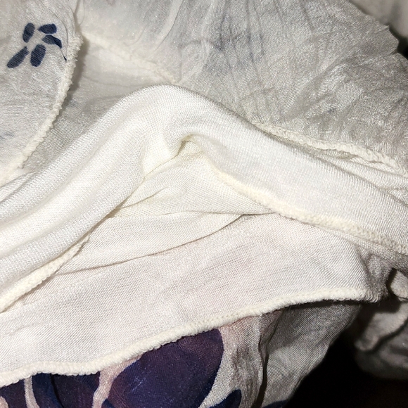 Via Signoria Italian 100% silk, lined, sleeveless top, white & blue, size small - Picture 3 of 8